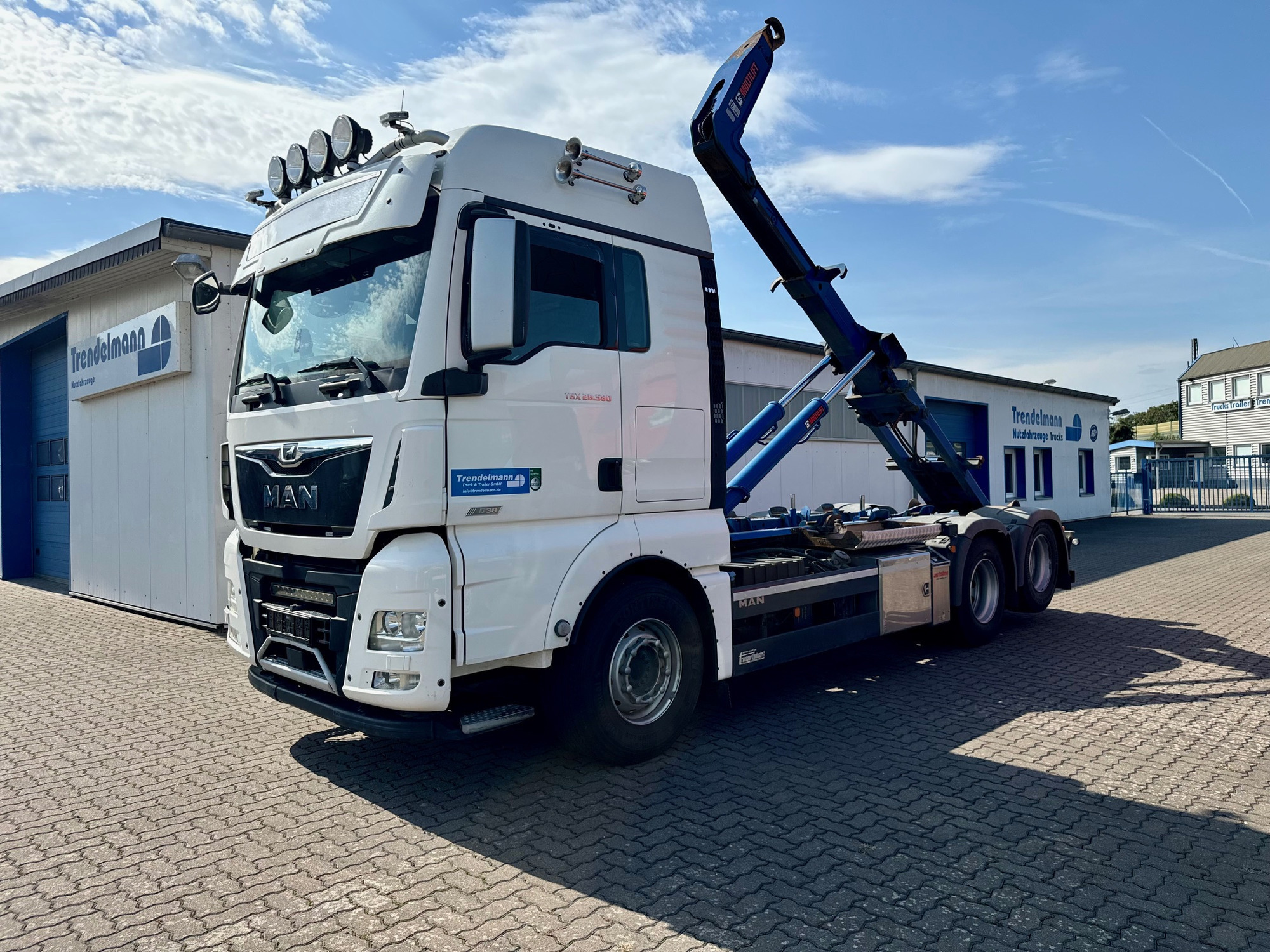 Annette Trendelmann Truck GmbH  undefined: photos 9