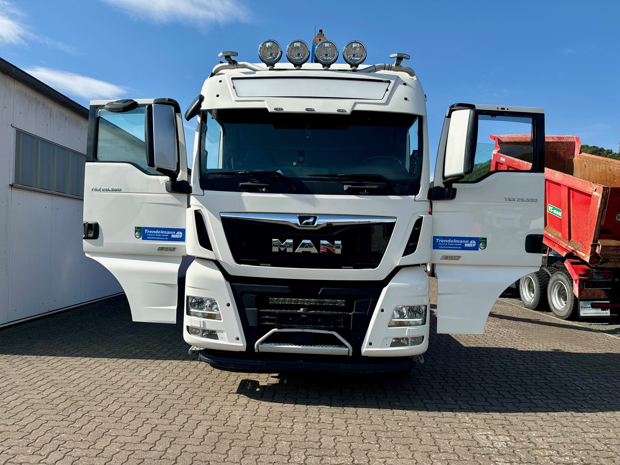 Annette Trendelmann Truck GmbH  undefined: photos 8