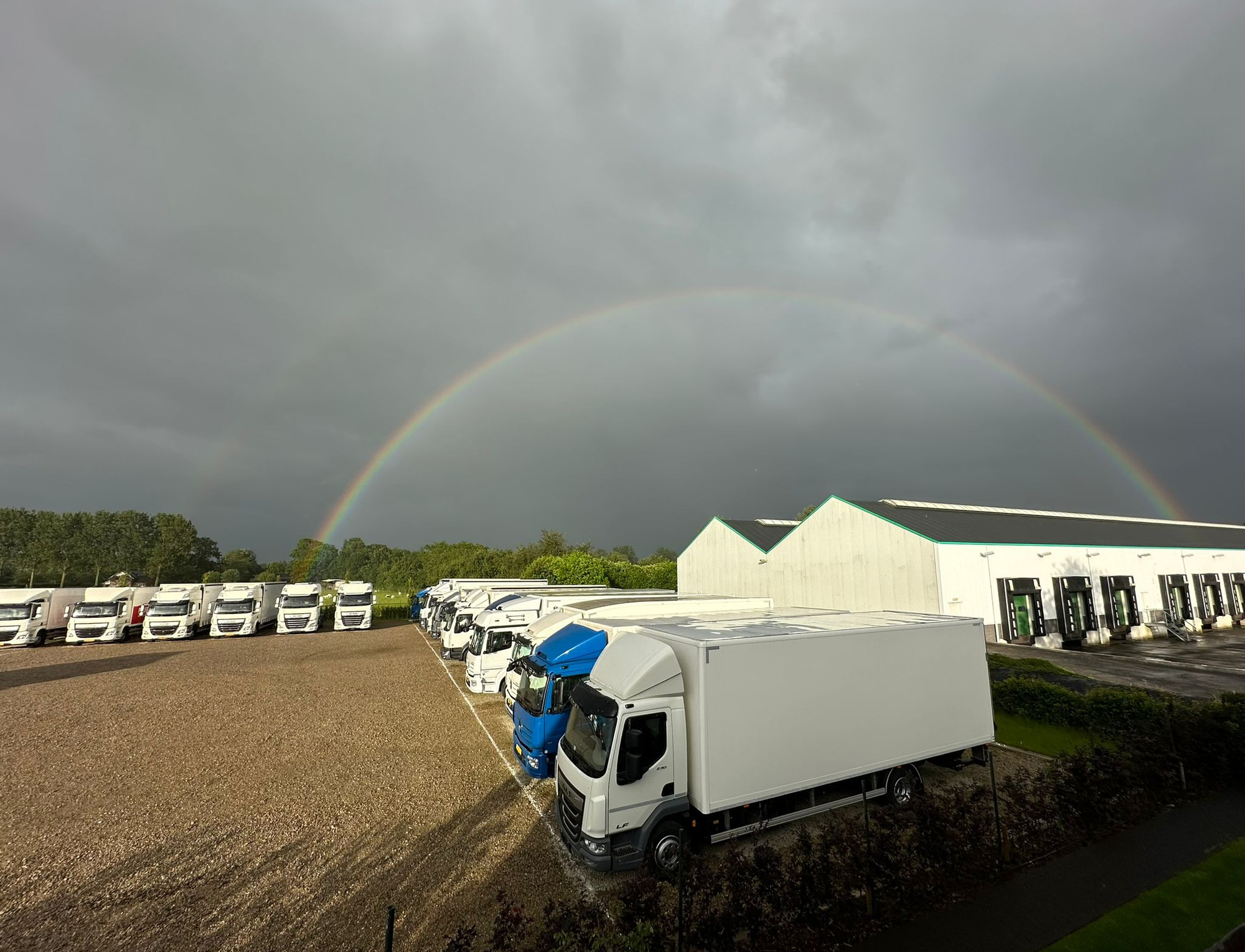 HANDELSONDERNEMING MARTIN VOS V.O.F. - Camions undefined: photos 2