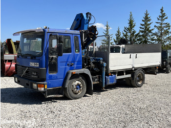Camion plateau VOLVO FL