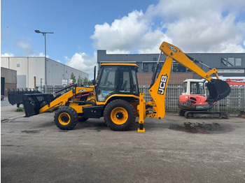 Tractopelle JCB 3CX