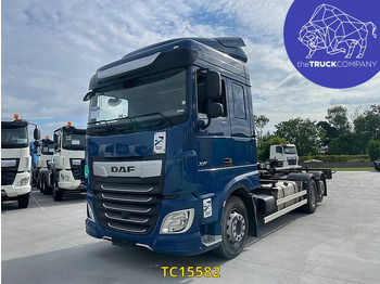 Camion porte-conteneur/ Caisse mobile DAF XF