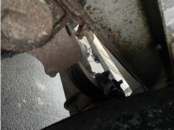 Semi-remorque citerne pour transport de produits chimiques Magyar: photos 5 Semi-remorque citerne pour transport de produits chimiques Magyar: photos 5