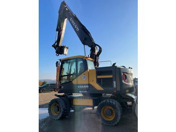 Pelle sur pneus VOLVO EW160E