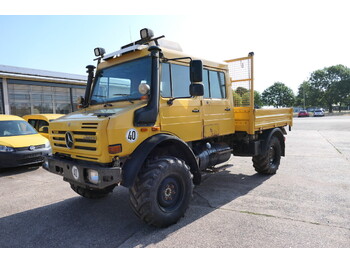 Camion plateau UNIMOG