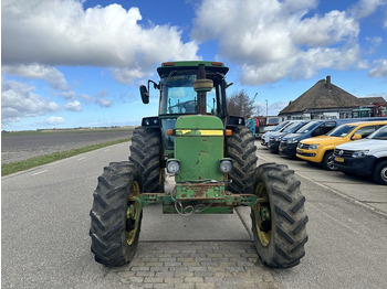 Tracteur agricole John Deere 4040: photos 2
