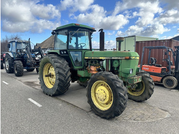 Tracteur agricole John Deere 4040: photos 3