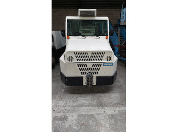 Tracteur à bagages MULAG