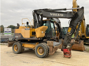 Pelle sur pneus VOLVO EW160D