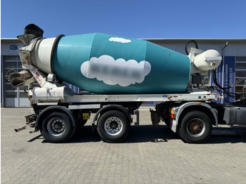 Semi-remorque malaxeur