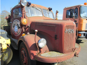 Camion de pompier MERCEDES-BENZ