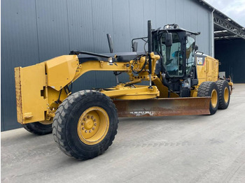 Niveleuse CATERPILLAR 140M