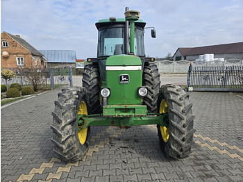 Tracteur agricole JOHN DEERE 3140: photos 4