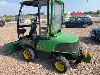 Tracteur communal JOHN DEERE