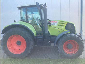 Tracteur agricole CLAAS Axion 840