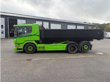 Camion ampliroll SCANIA P 320
