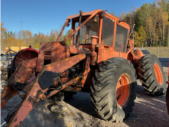 Tracteur agricole VALMET 465