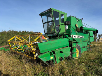 Moissonneuse-batteuse VOLVO