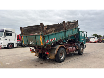 Camion benne Renault G 300 Manager (LAMES / STEEL SUSP. / GRAND PONT / POMPE MANUELLE): photos 5