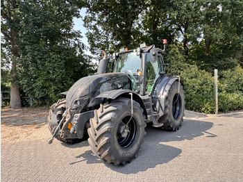 Tracteur agricole VALTRA T214
