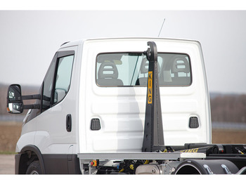Camion ampliroll neuf Iveco Daily 70C18: photos 3