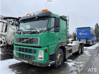 Camion ampliroll VOLVO FM 440