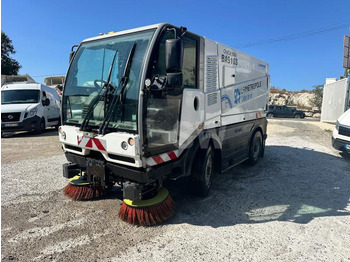 Balayeuse de voirie BUCHER