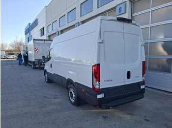 Transport de personnes IVECO Daily 35S14V: photos 3