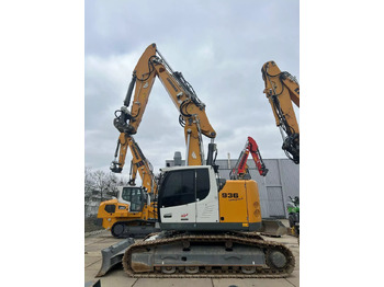Pelle sur chenille LIEBHERR R 936