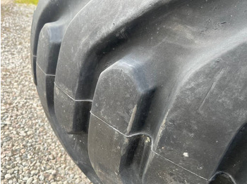 Roue complète Goodyear 23,5-25 Volvo A25 C: photos 3 Roue complète Goodyear 23,5-25 Volvo A25 C: photos 3