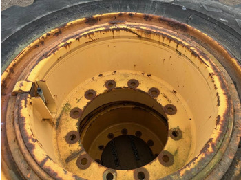 Roue complète Goodyear 23,5-25 Volvo A25 C: photos 4 Roue complète Goodyear 23,5-25 Volvo A25 C: photos 4