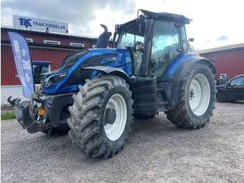 Tracteur agricole VALTRA T214