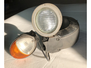 Lumière/ Éclairage pour Machine agricole Obrys Lampy John Deere 7530 [Prawy / Lewy]: photos 2