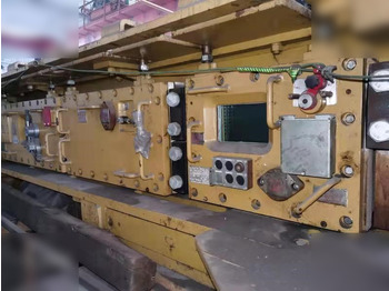 Machine d'exploitation minière CATERPILLAR