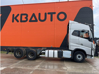Volvo FH 750 6x4 CHASSIS L=6970 / RETARDER / PTO / TANDEM AXLE LIFT en crédit-bail Volvo FH 750 6x4 CHASSIS L=6970 / RETARDER / PTO / TANDEM AXLE LIFT: photos 4 Volvo FH 750 6x4 CHASSIS L=6970 / RETARDER / PTO / TANDEM AXLE LIFT en crédit-bail Volvo FH 750 6x4 CHASSIS L=6970 / RETARDER / PTO / TANDEM AXLE LIFT: photos 4