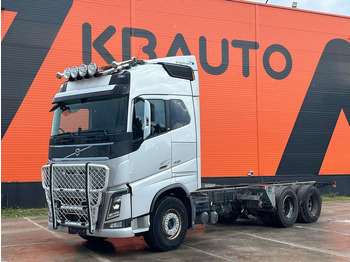 Volvo FH 750 6x4 CHASSIS L=6970 / RETARDER / PTO / TANDEM AXLE LIFT en crédit-bail Volvo FH 750 6x4 CHASSIS L=6970 / RETARDER / PTO / TANDEM AXLE LIFT: photos 1 Volvo FH 750 6x4 CHASSIS L=6970 / RETARDER / PTO / TANDEM AXLE LIFT en crédit-bail Volvo FH 750 6x4 CHASSIS L=6970 / RETARDER / PTO / TANDEM AXLE LIFT: photos 1