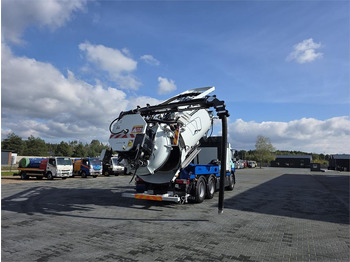 Camion hydrocureur RENAULT