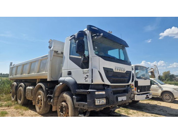 Camion benne IVECO Trakker