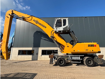 Pelle de manutention SENNEBOGEN