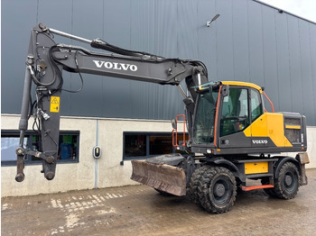 Pelle sur pneus VOLVO EW180