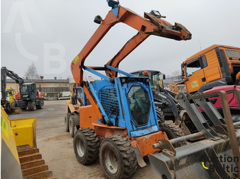 Mini chargeuse NEW HOLLAND