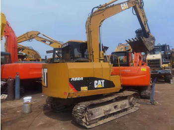 Pelle sur chenille CATERPILLAR E70B