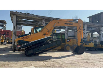 Pelle sur chenille HYUNDAI 220LC-9S-excavator: photos 2