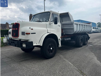 Camion benne MAN