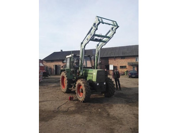 Chargeur frontal pour tracteur METAL-TECHNIK