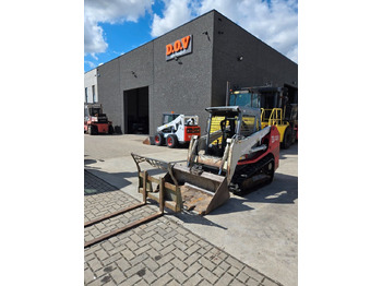 Chargeuse sur pneus TAKEUCHI