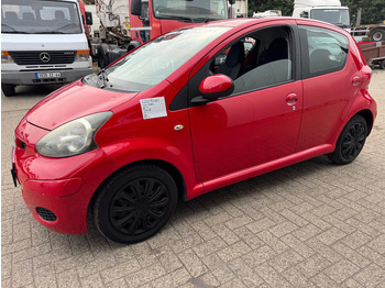 Voiture à hayon TOYOTA