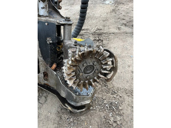 Abatteuse Komatsu 901: photos 4
