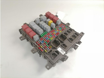 Fusible pour Camion Volvo Kaitsmepaneel 7421045777: photos 2