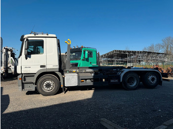 Camion ampliroll MERCEDES-BENZ